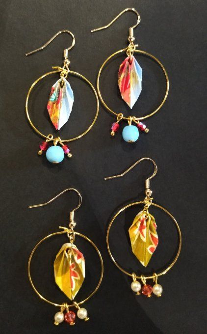 Boucles d'oreilles - feuilles  dans grande créole + perles