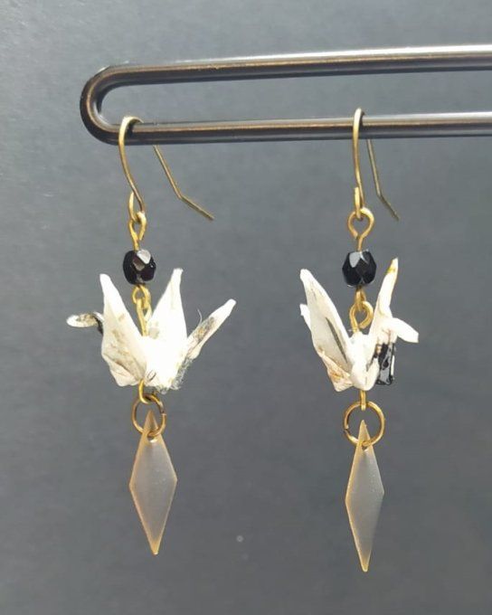 Boucles d'oreilles - grues + 1 perle & pampille